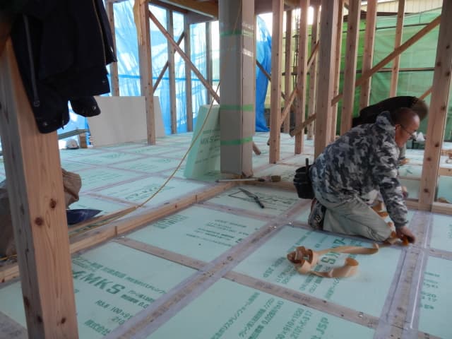 宇都宮市 S様邸 床断熱材敷込み