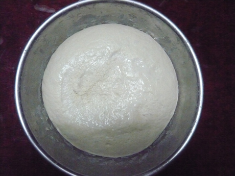 練ったピザ生地