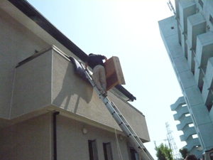 2階へははしごを使用