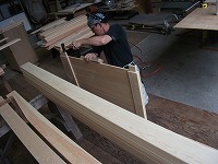 作業するスタッフ