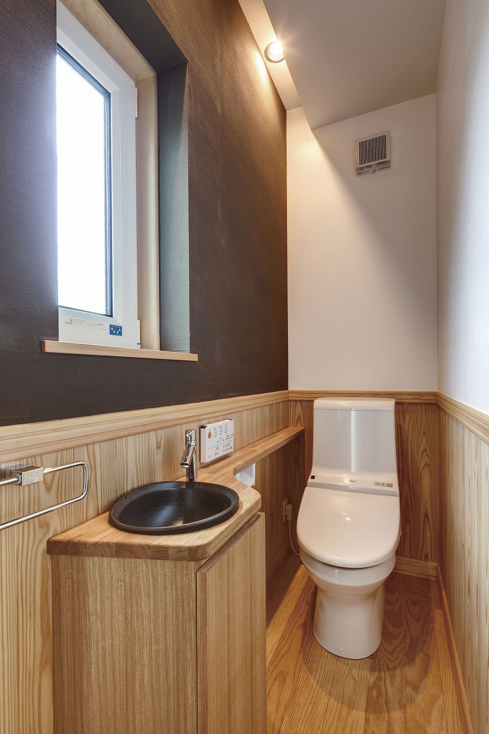 ナチュラル×アイアン ─ 開放感とデザイン性を両立した住まい - photo 4