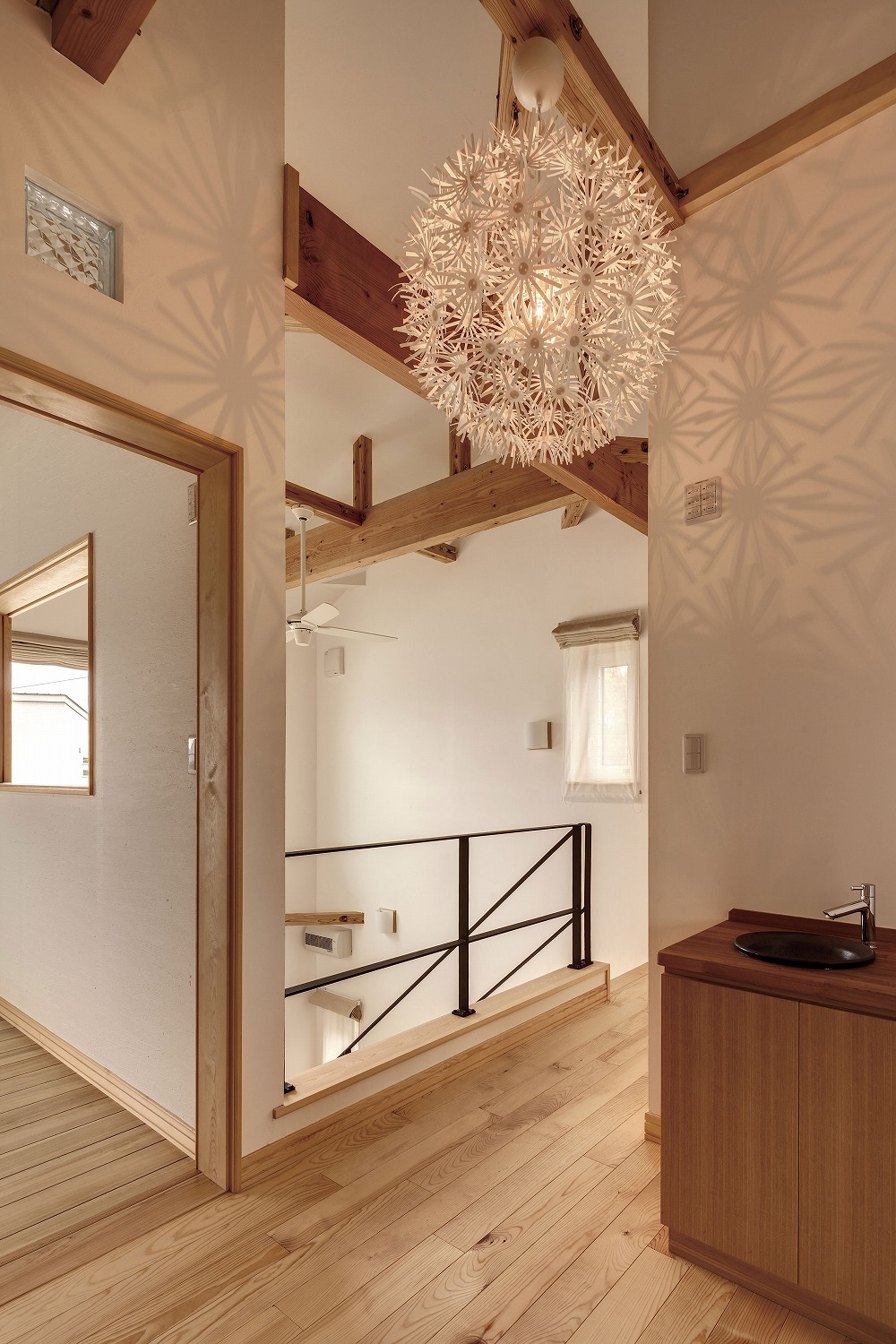 ナチュラル×アイアン ─ 開放感とデザイン性を両立した住まい - photo 7