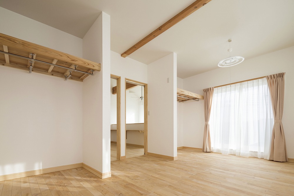 すだれ天井の和室と吹き抜けが調和する住まい - photo 7