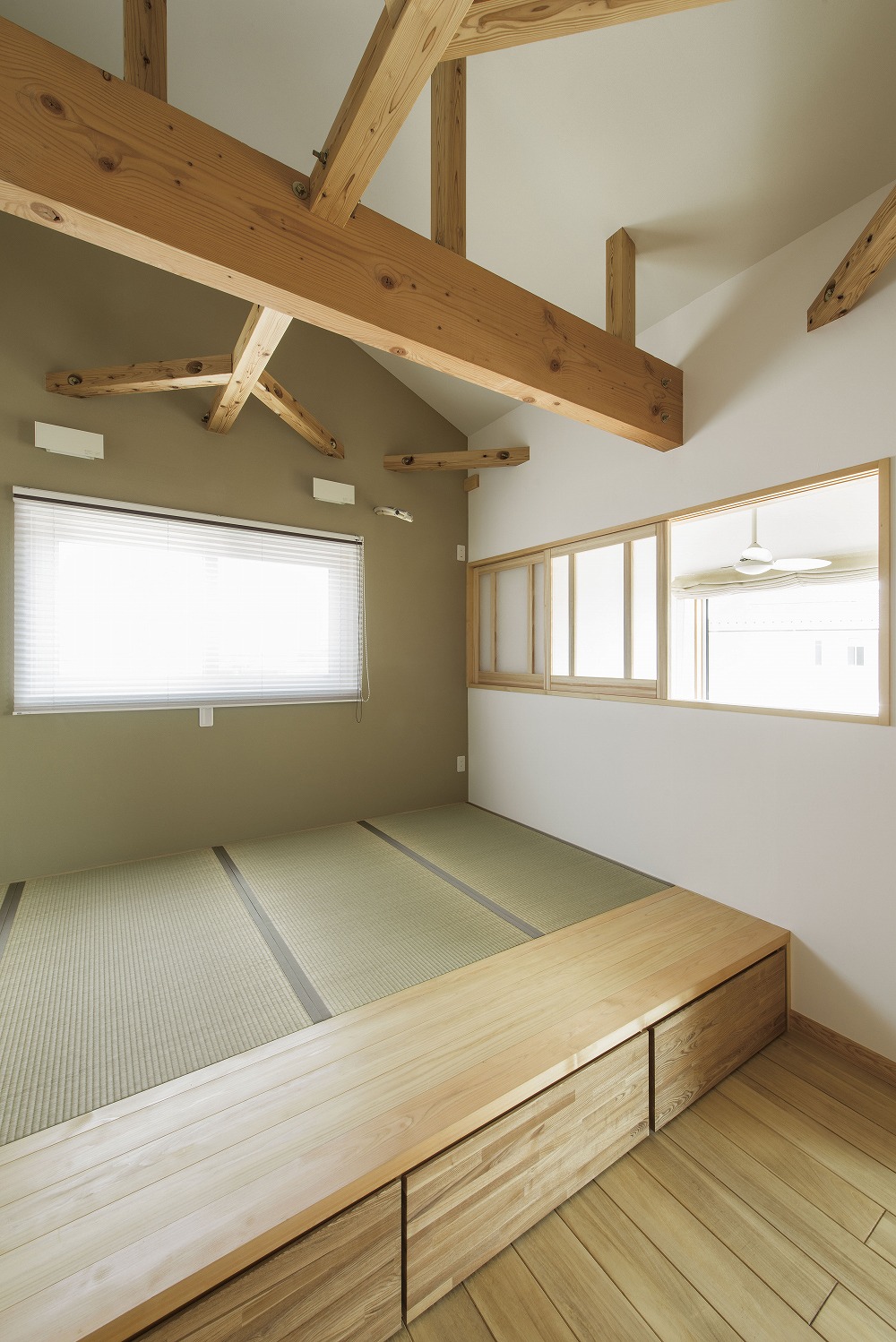 ブランコのある子供部屋と猫くぐり穴 ─ 家族みんなが笑顔になる家 - photo 9