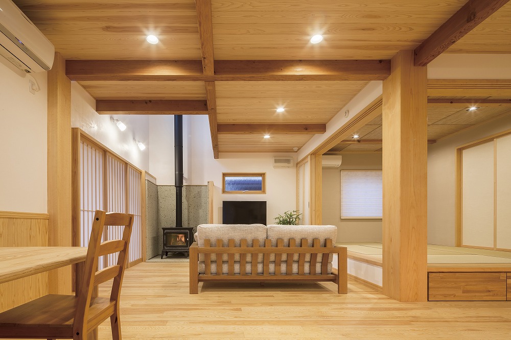 ロフトとワークスペースを備えた、多世代が過ごせる住まい - photo 1