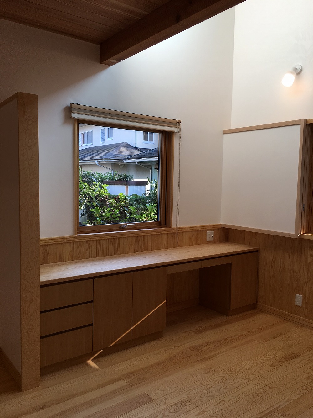 ロフトとワークスペースを備えた、多世代が過ごせる住まい - photo 8