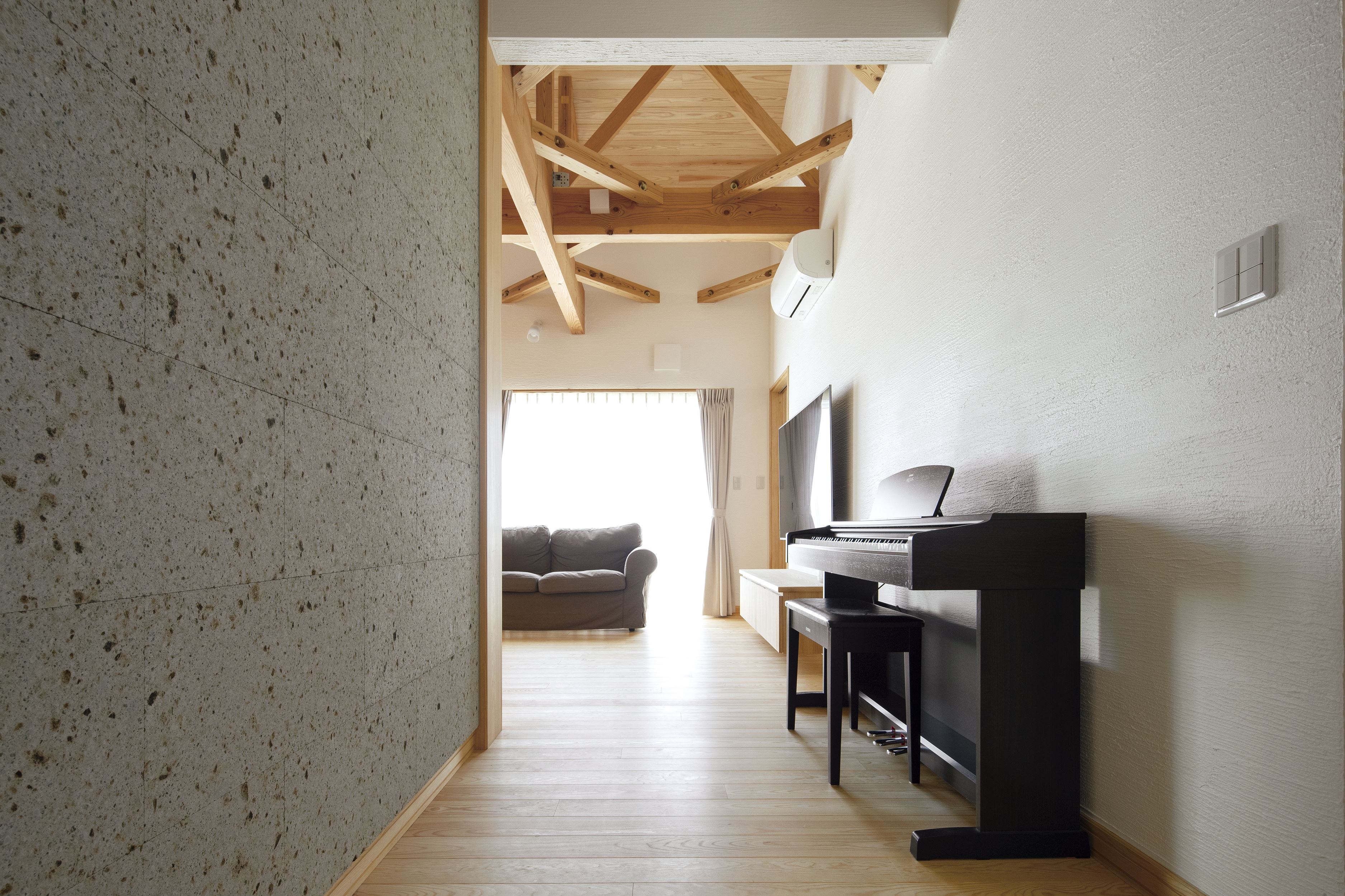 構造美と実用性が調和するステンレスキッチンのカーボンニュートラルハウス - photo 6