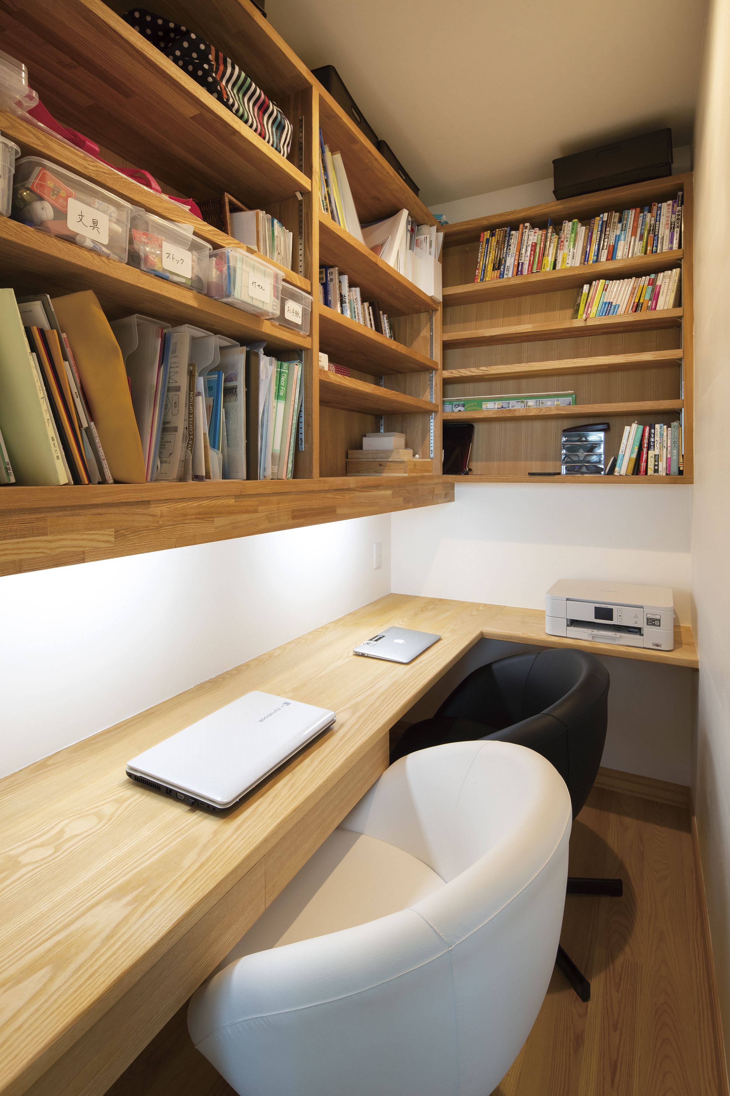 構造美と実用性が調和するステンレスキッチンのカーボンニュートラルハウス - photo 7