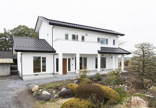 素材の特性を活かしたエアコンに頼らない温熱環境の家 - photo 1