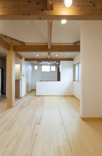 素材の特性を活かしたエアコンに頼らない温熱環境の家 - photo 9