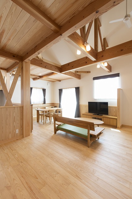 自然素材の力で快適性を実現 ─ 無垢材・漆喰・畳が調和する家 - photo 4