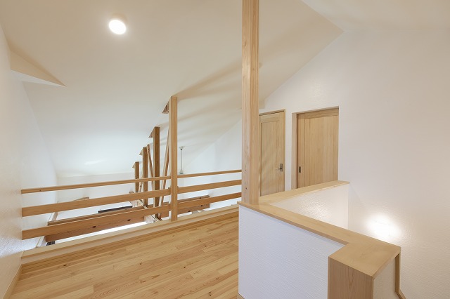 自然素材の力で快適性を実現 ─ 無垢材・漆喰・畳が調和する家 - photo 9
