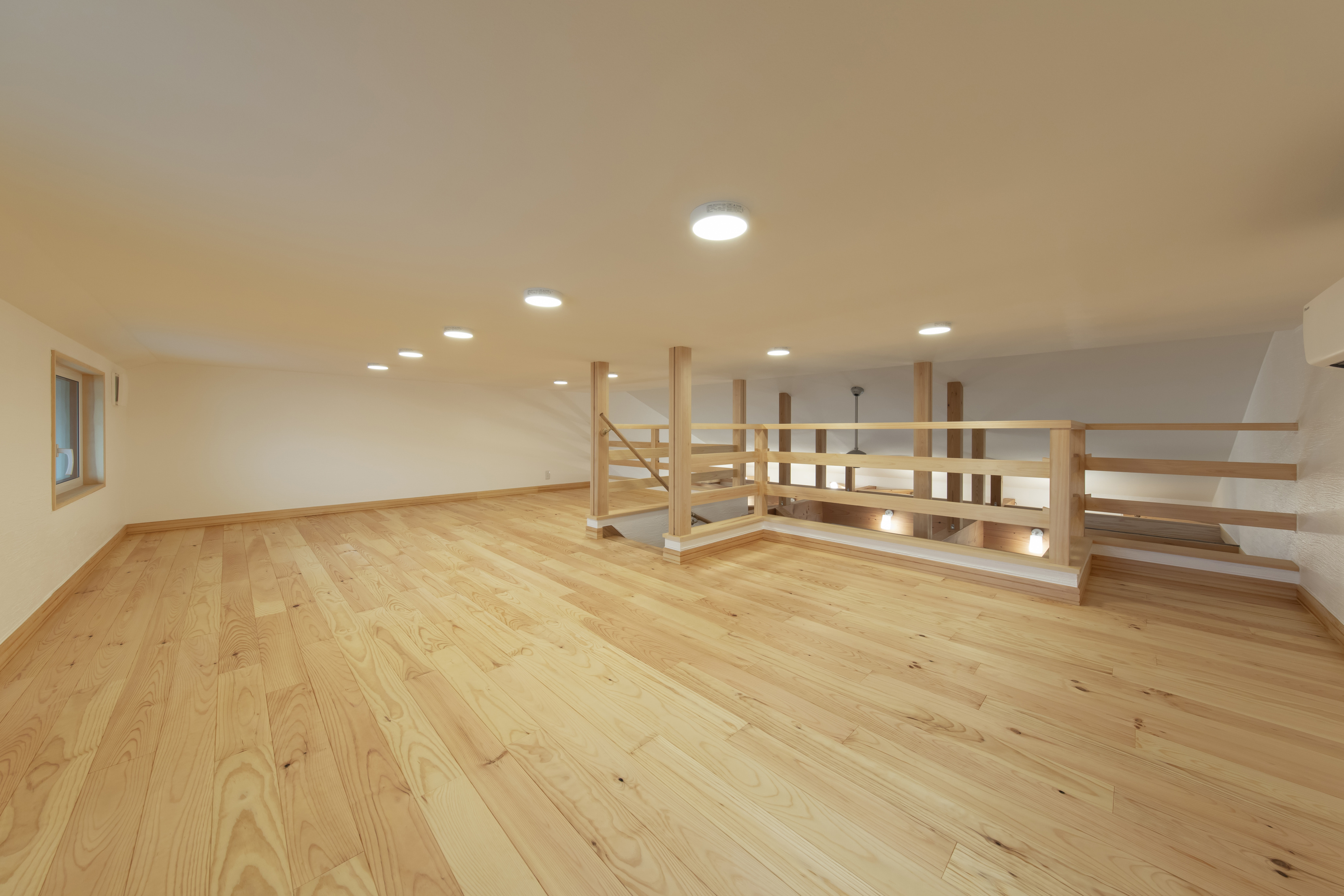 素材のコントラストが美しい個性的なモダン住宅 - photo 8