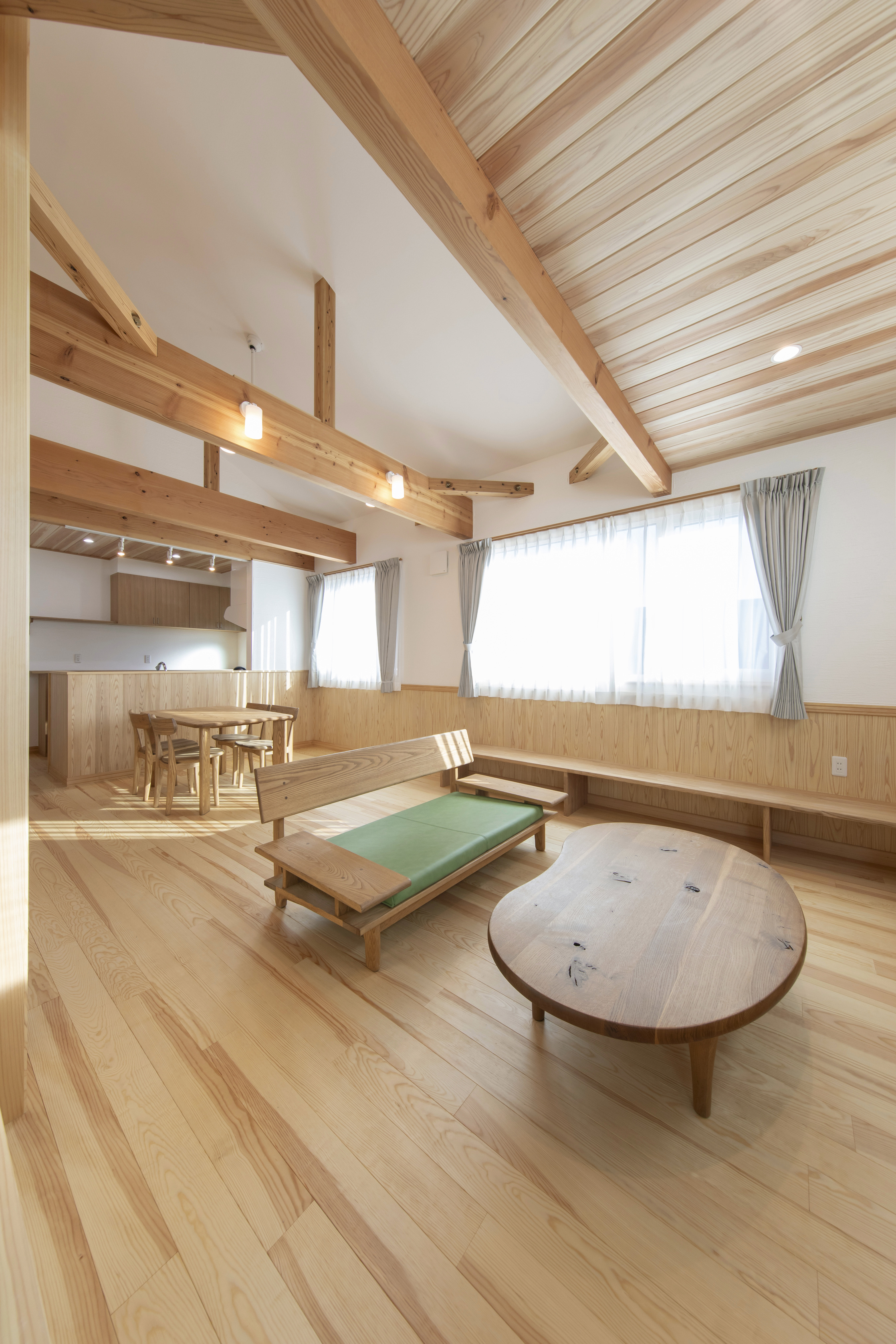 網代天井と小上がりの和室が織りなす伝統とモダンが融合する空間 - photo 10