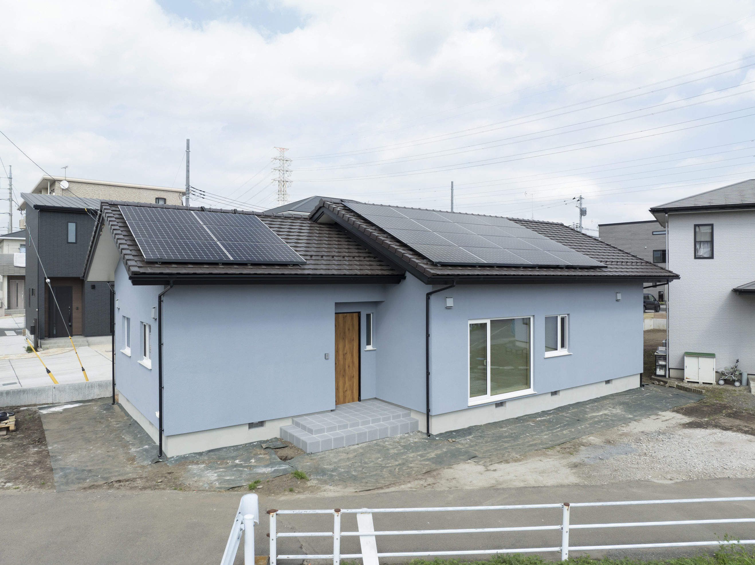 自然素材で統一された機能と美しさを両立する住まい - photo 12